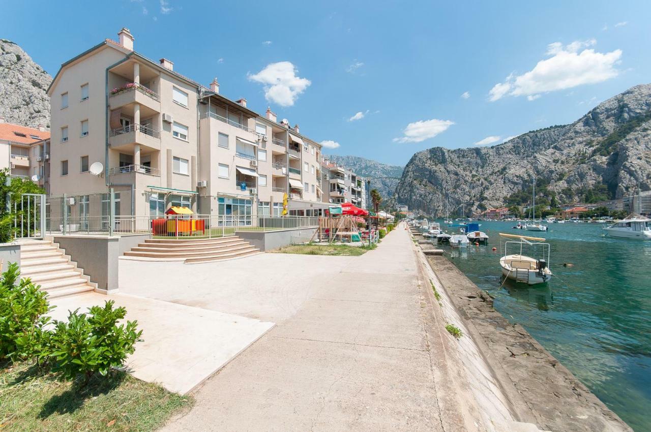 Modern New Flat Next To River Cetina Omiš Exteriér fotografie